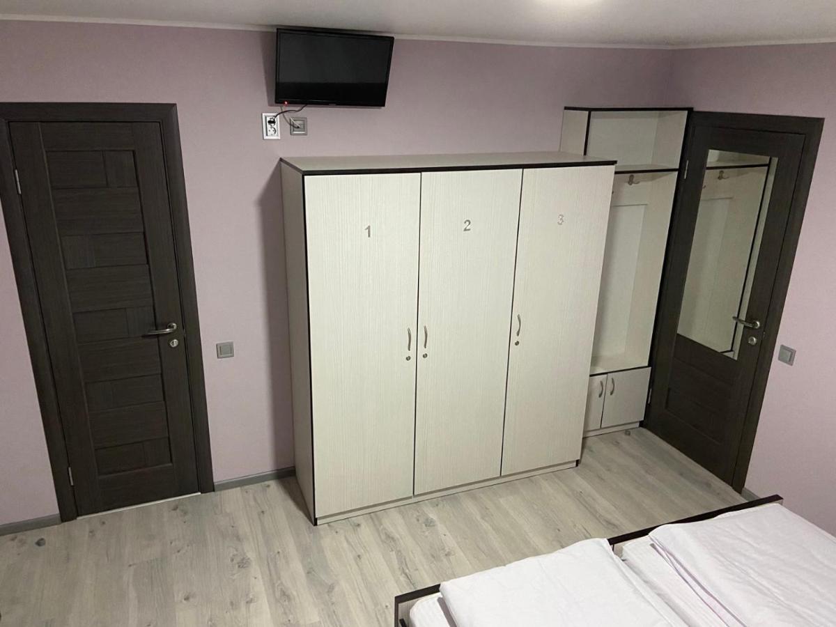 Guest House Max Khmelʼnytsʼkyy Bagian luar foto