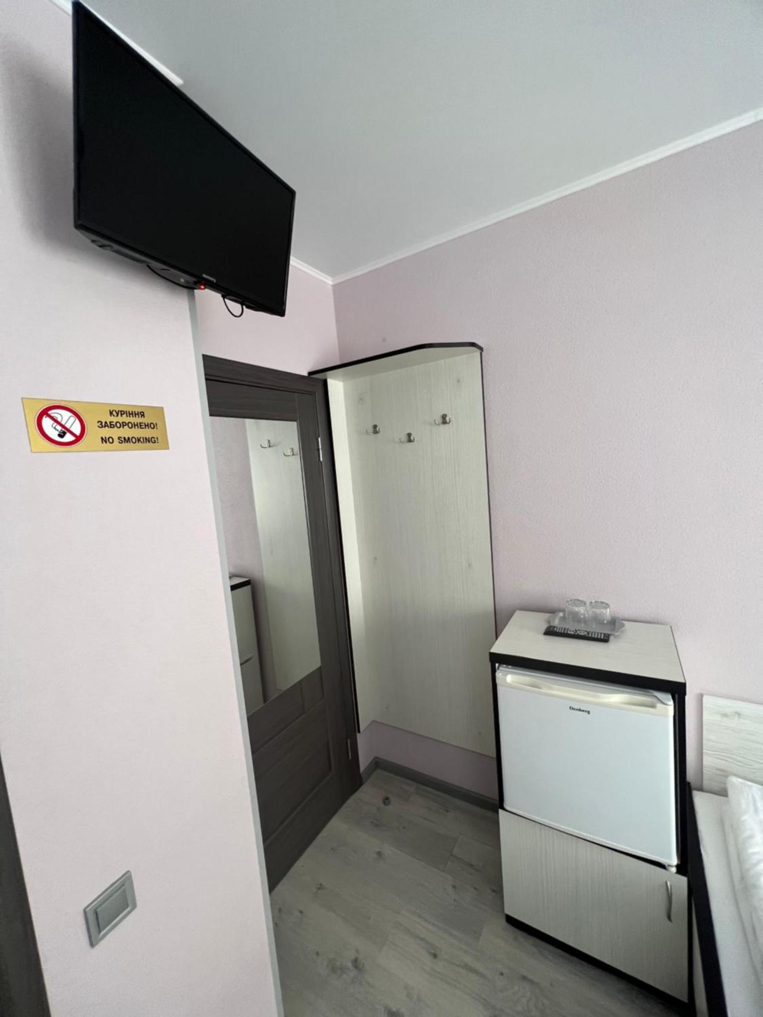 Guest House Max Khmelʼnytsʼkyy Bagian luar foto