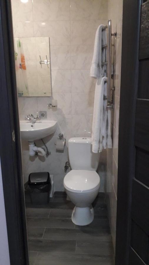 Guest House Max Khmelʼnytsʼkyy Bagian luar foto
