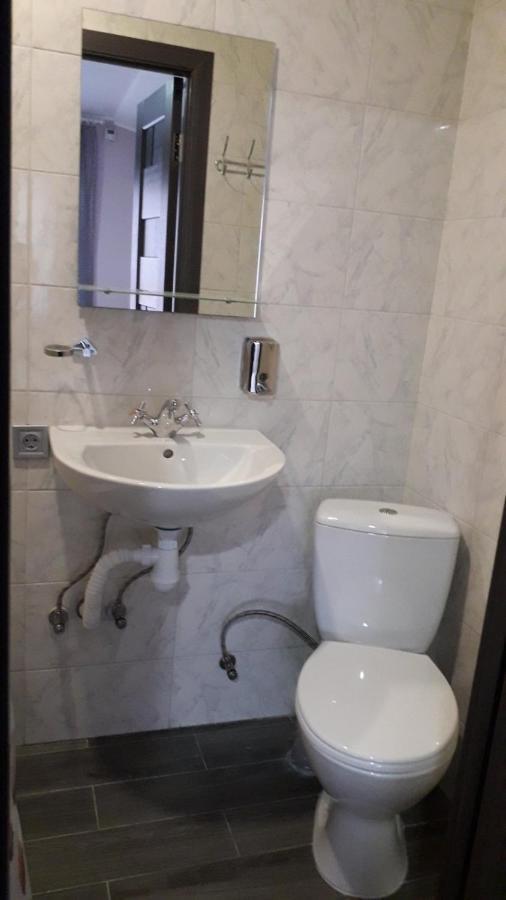 Guest House Max Khmelʼnytsʼkyy Bagian luar foto