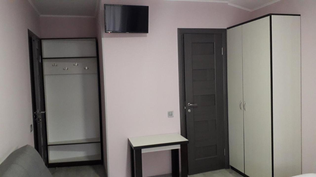 Guest House Max Khmelʼnytsʼkyy Bagian luar foto