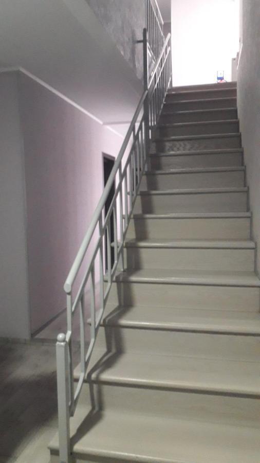 Guest House Max Khmelʼnytsʼkyy Bagian luar foto
