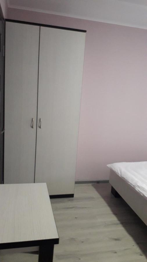 Guest House Max Khmelʼnytsʼkyy Bagian luar foto