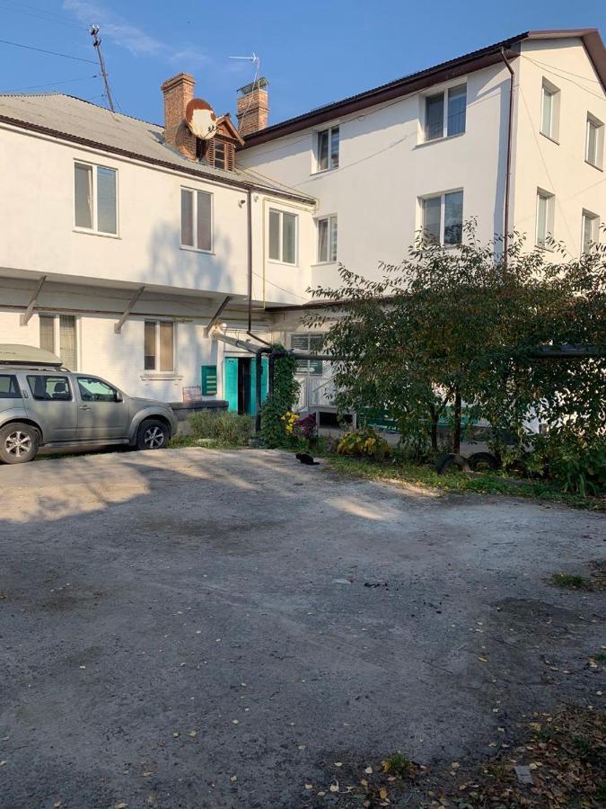 Guest House Max Khmelʼnytsʼkyy Bagian luar foto