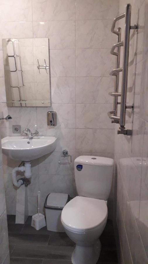 Guest House Max Khmelʼnytsʼkyy Bagian luar foto