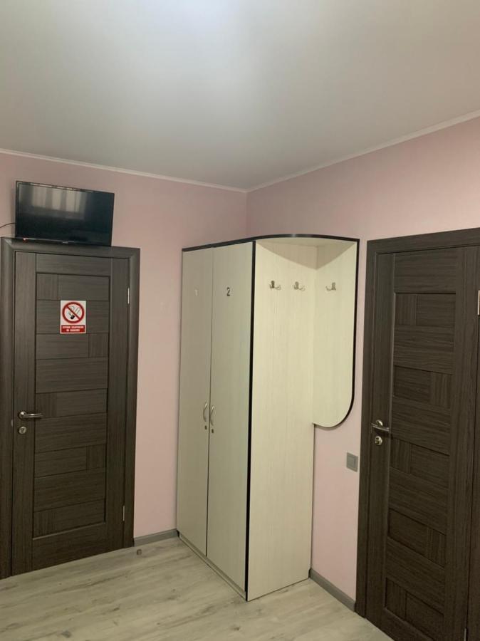 Guest House Max Khmelʼnytsʼkyy Bagian luar foto