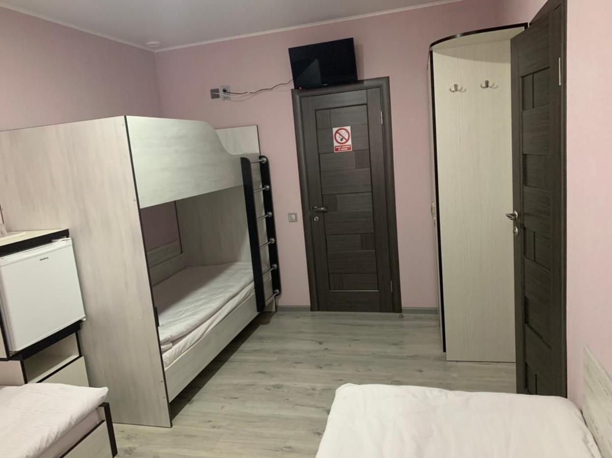 Guest House Max Khmelʼnytsʼkyy Bagian luar foto