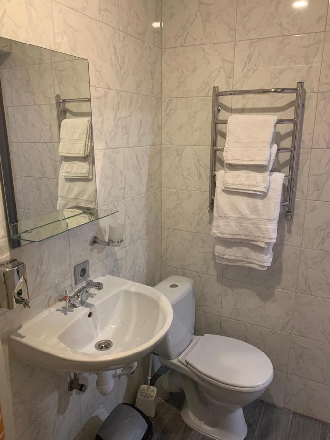 Guest House Max Khmelʼnytsʼkyy Bagian luar foto
