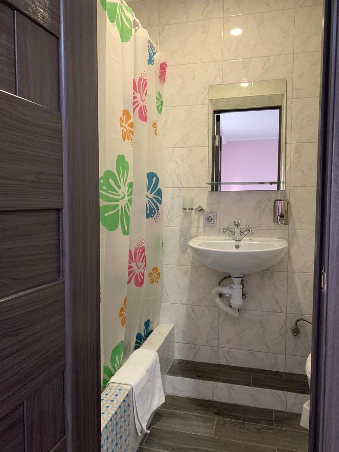 Guest House Max Khmelʼnytsʼkyy Bagian luar foto