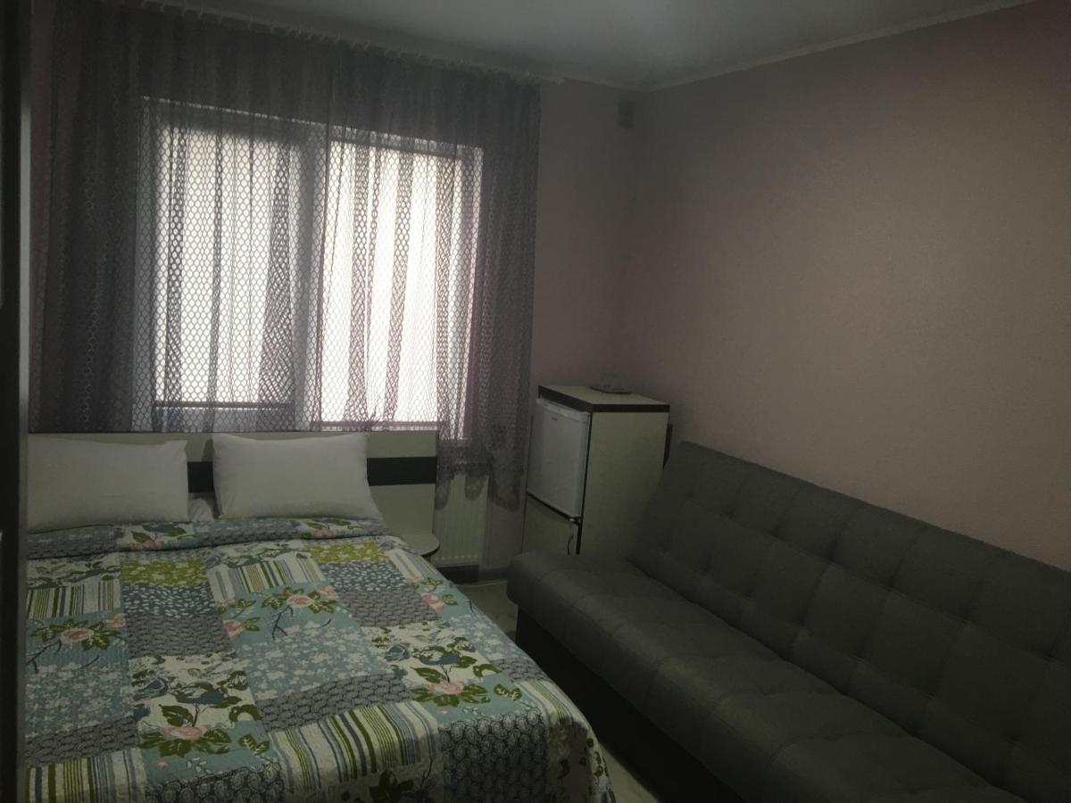 Guest House Max Khmelʼnytsʼkyy Bagian luar foto