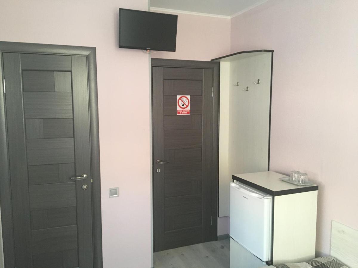 Guest House Max Khmelʼnytsʼkyy Bagian luar foto